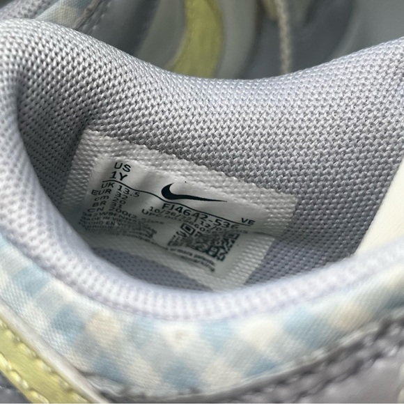 Nike Girls Dunk Low SE Easter Shoes, FJ4643-536 Size 1Y - Picture 7 of 8